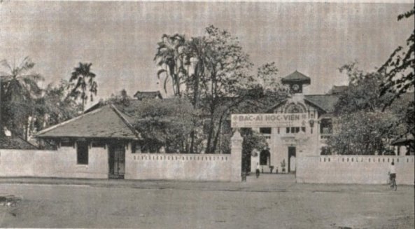Le Collge Fraternit - Bac Ai datant de 1908, se situe 4 - rue Nguyn Trai, Cho Quan.