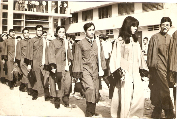 Lễ pht bằng Cử Nhn của Viện Đại Học Vạn Hạnh, 1973